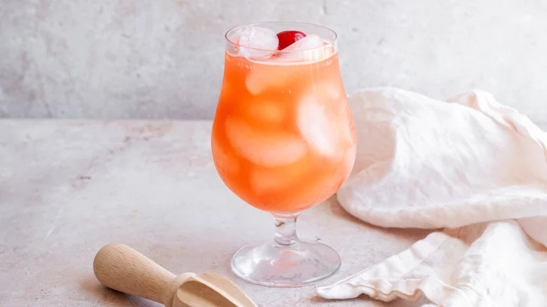 Classic Bahama Mama Cocktail