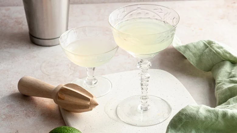 Green Ghost Cocktail drink recipe