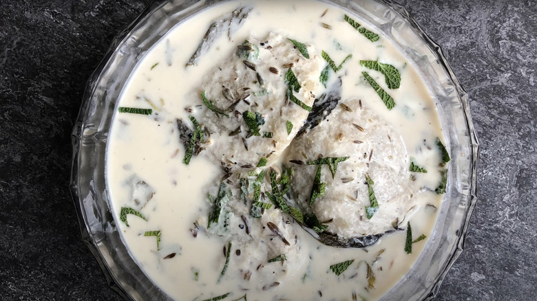 Kurdish dumplings in yogurt