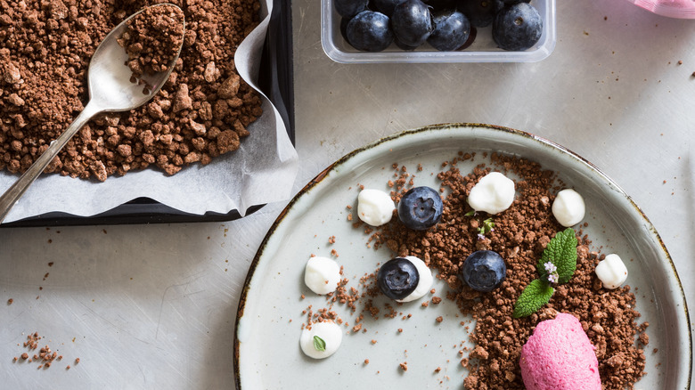 chocolate crumb with blueberries and ice cream