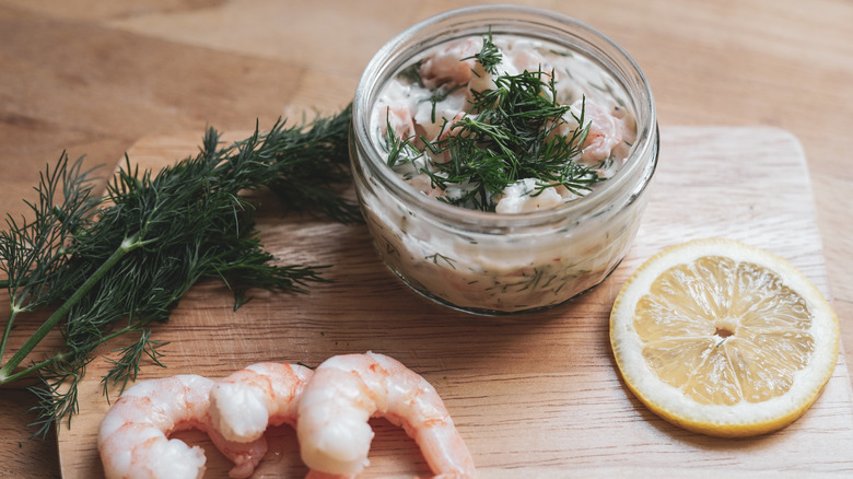 shrimp with shrimp dip and dill 