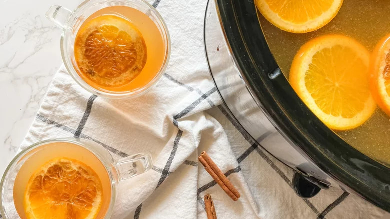 Mulled cider in cups