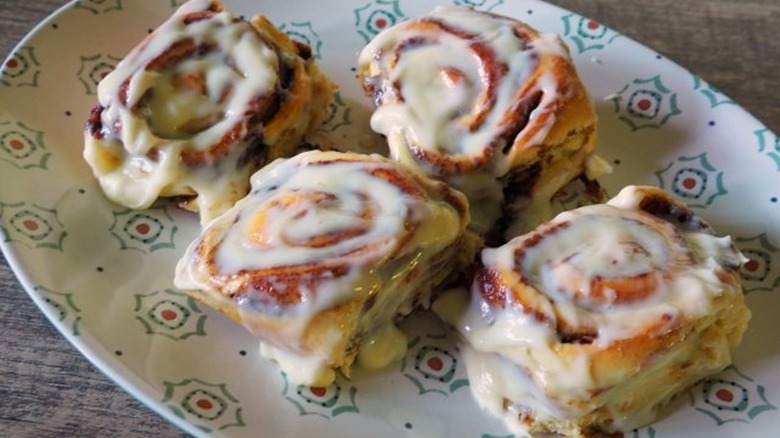 copycat Cinnabon cinnamon rolls