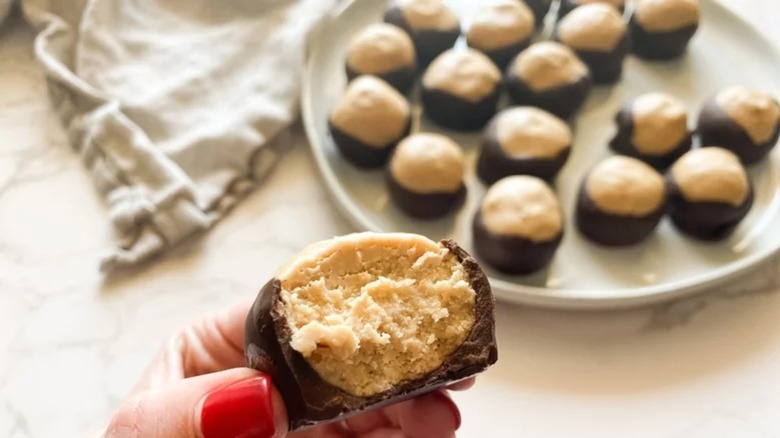 Easy No Bake Buckeye Cookies