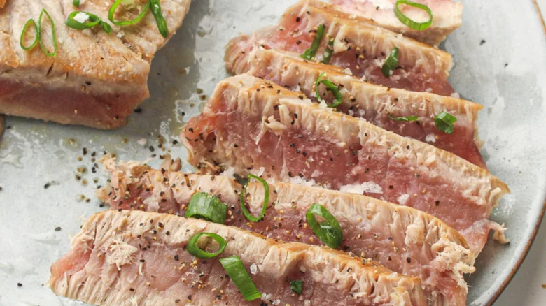 Seared tuna slices