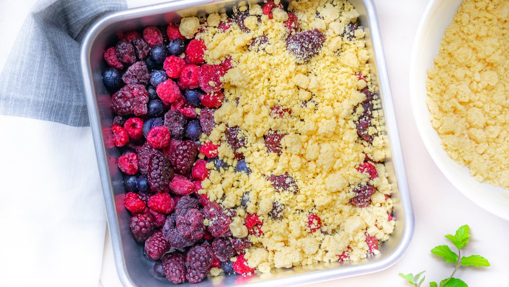 easy 3-ingredient berry cobbler recipe