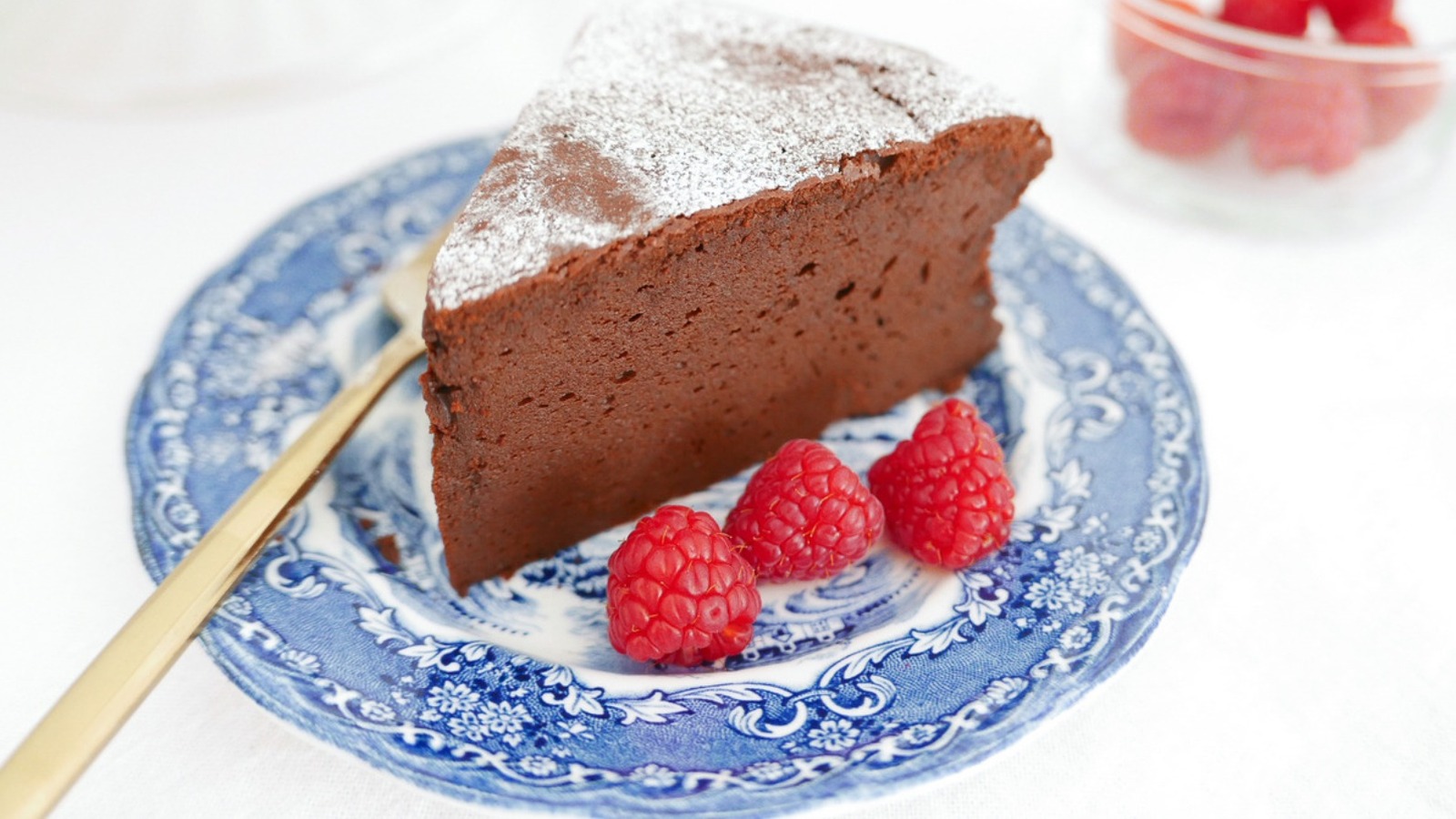Chocolate sponge cake recipe | Australian Women's Weekly Food