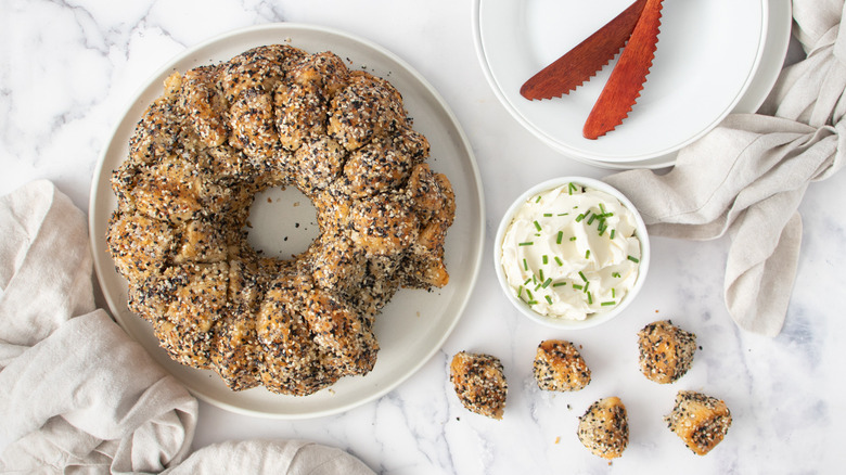 everything bagel monkey bread with cream cheese