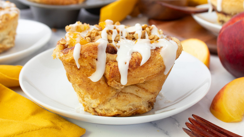 cinnamon roll with granola topping