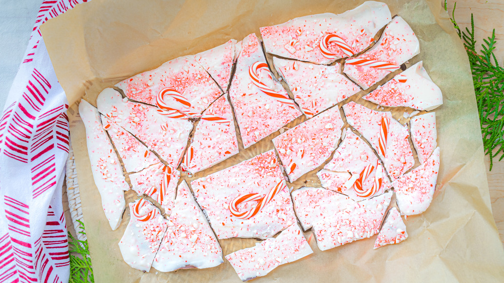 3-ingredient peppermint bark pieces 