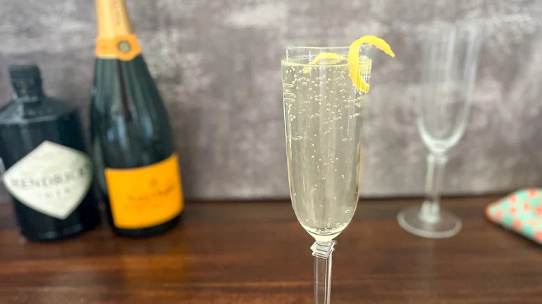 Lemony French 75 cocktail in champagne flute