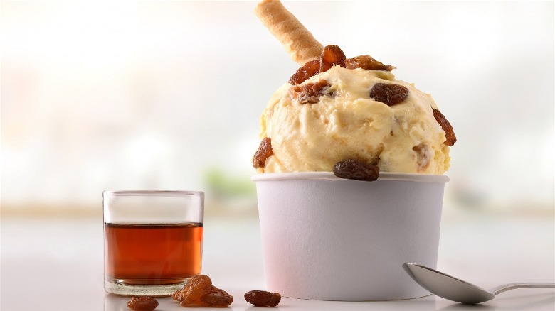 raisin ice cream in cup