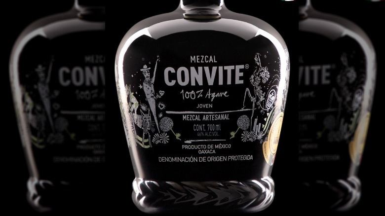 Convite coyote mezcal bottle