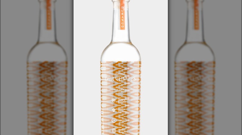 Derrumbes Durango mezcal bottle