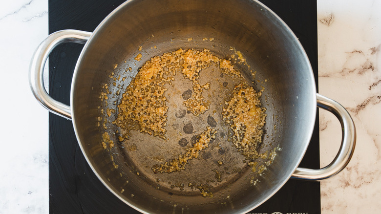 garlic and ginger in pot