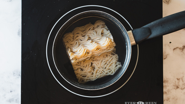 ramen noodles in pot