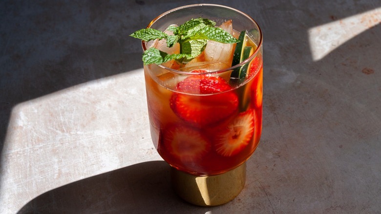 Pimm's Cup with mint garnish