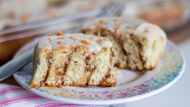 Carrot Cake Cinnamon Rolls 