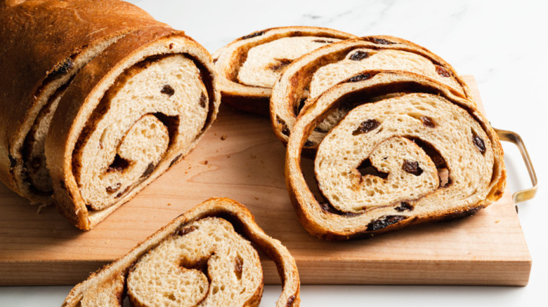 Cinnamon Raisin Bread 