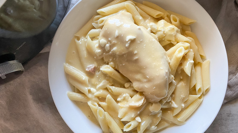 white sauce chicken and pasta