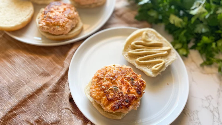 Salmon burgers