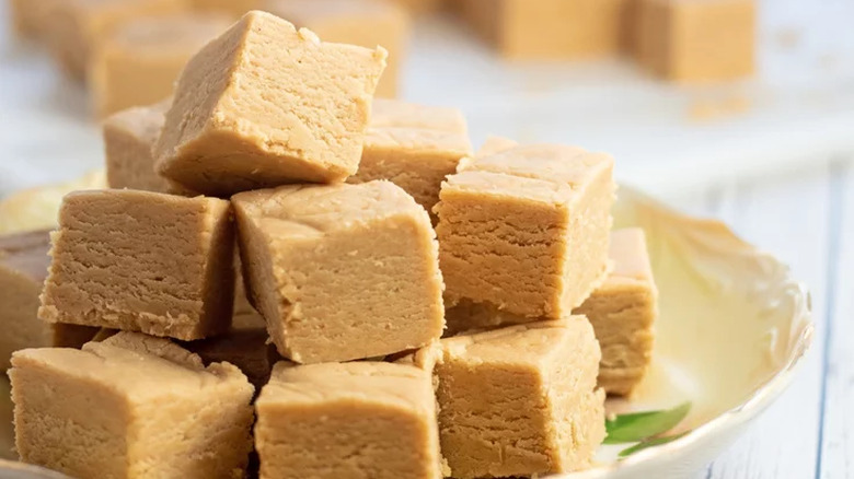 Cubes of light brown fudge