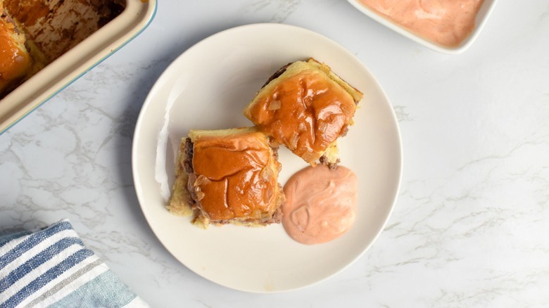 sliders with fry sauce