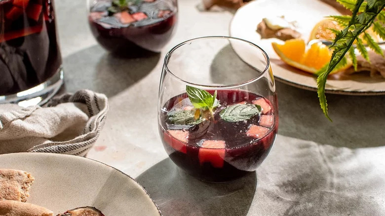 glass of red wine sangria