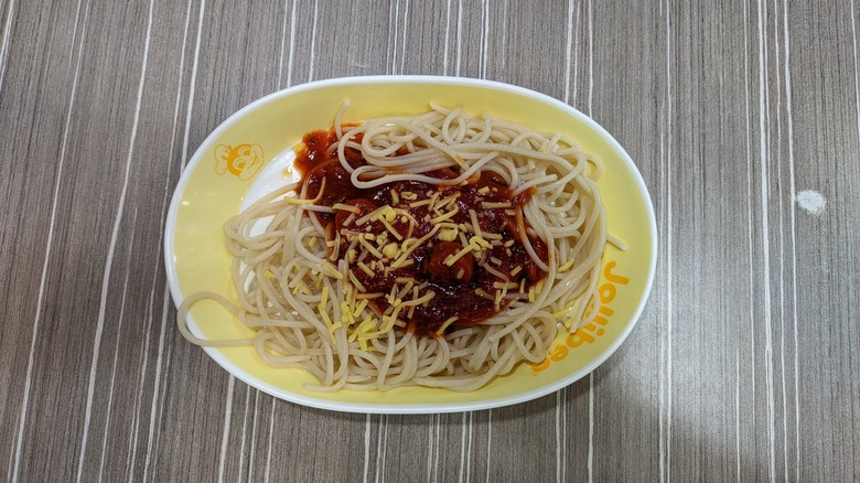 Jollibee spaghetti on plate