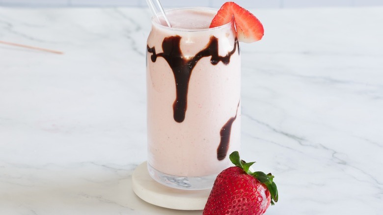 strawberry milkshake with chocolate sauce