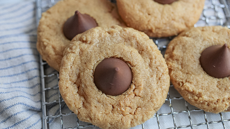 cookies on a cooling rack