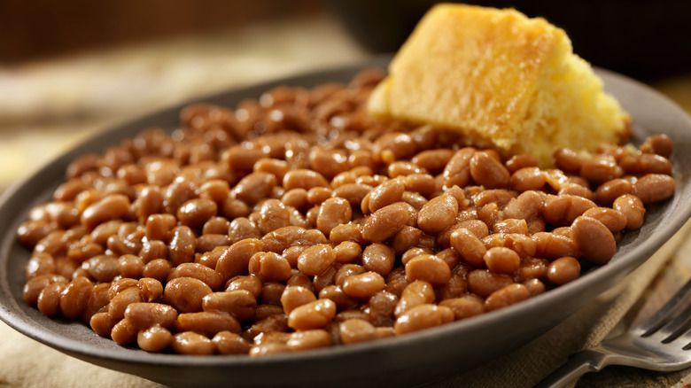 baked beans and cornbread