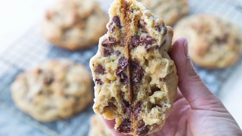 copycate Levain chocolate chip cookies