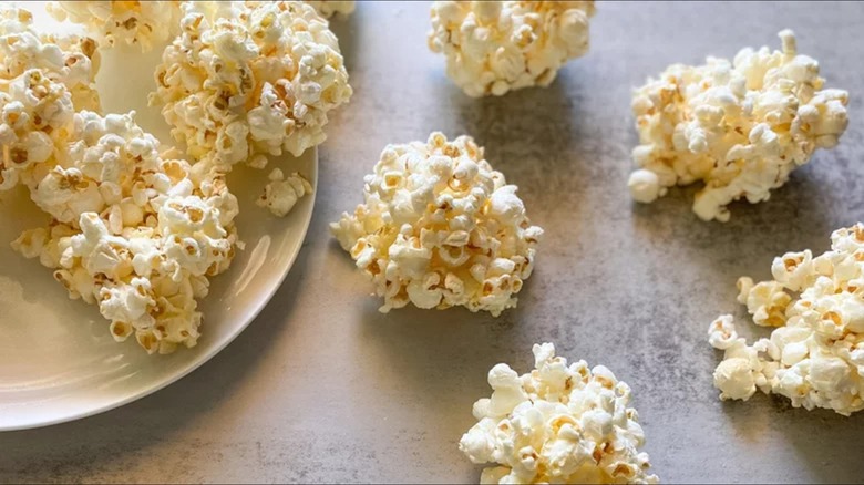 Old-Fashioned Popcorn Balls
