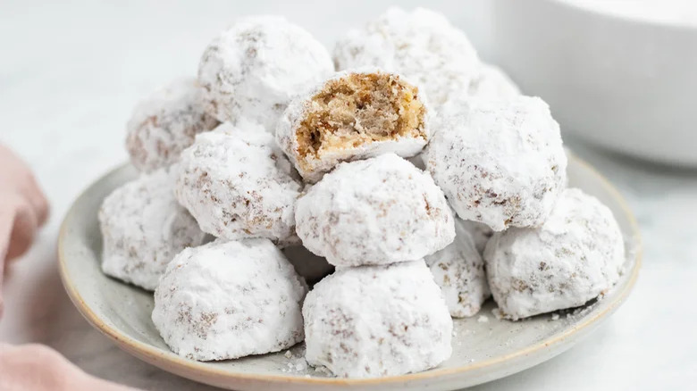 plate with mexican wedding cookies