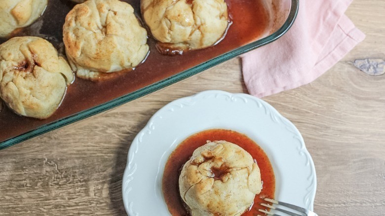 apple dumplings in pan