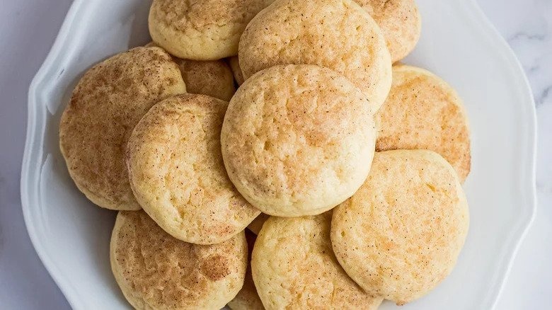 cinnamon-coated sugar cookies