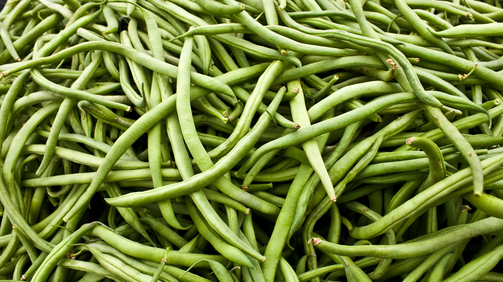 pile of green beans