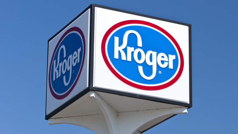 Four-sided Kroger grocery sign