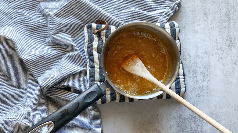 caramel in pan