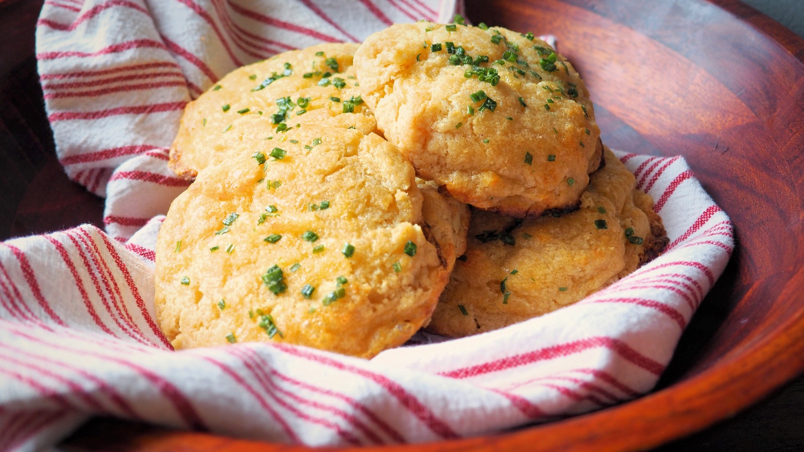 Red Lobster's Adds Cheddar Bay Biscuits to Freezer Aisle