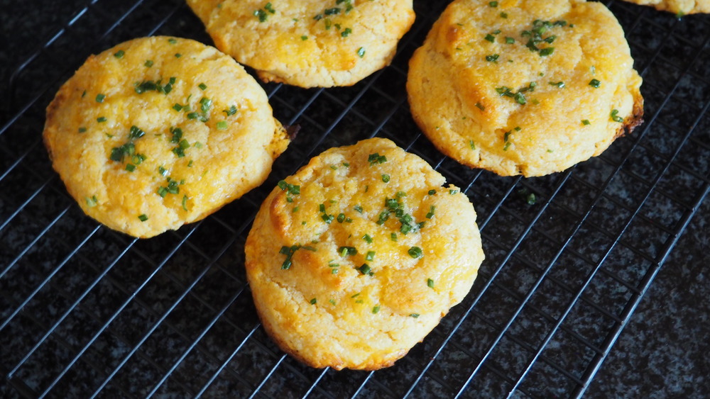 difference between drop biscuits and rolled biscuits for 5-ingredient garlic cheddar biscuits