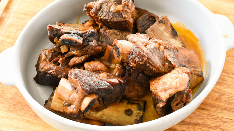 cooked short ribs in bowl