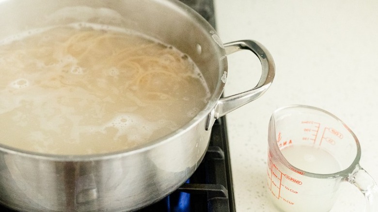 spaghetti cooking