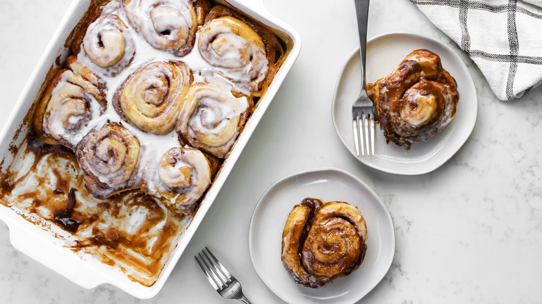 5-ingredient cinnamon rolls in dish 