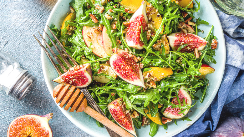 salad with arugula and figs