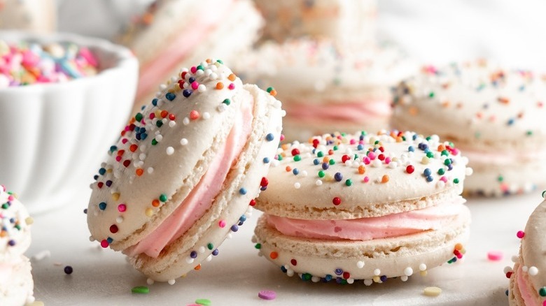 birthday cake flavored macarons