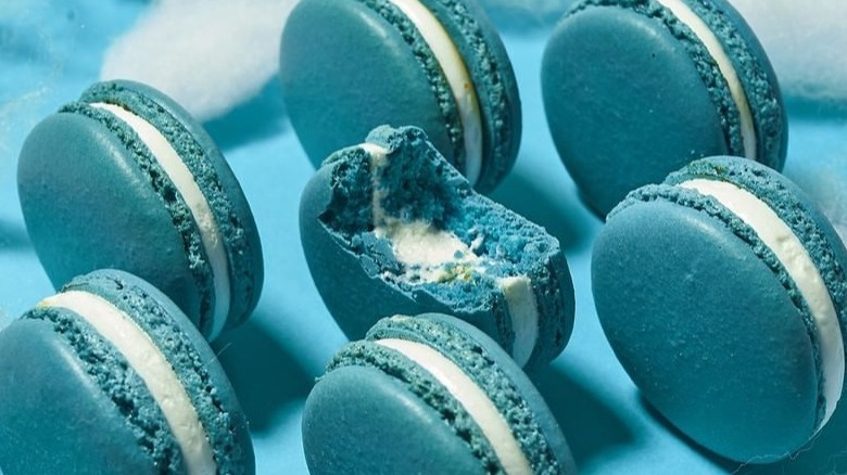 blue marshmallow flavored macarons