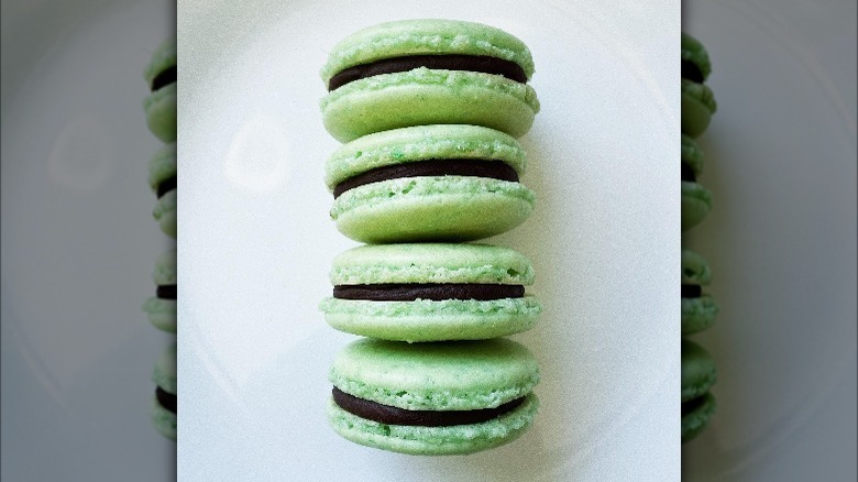 thin mint flavored macarons