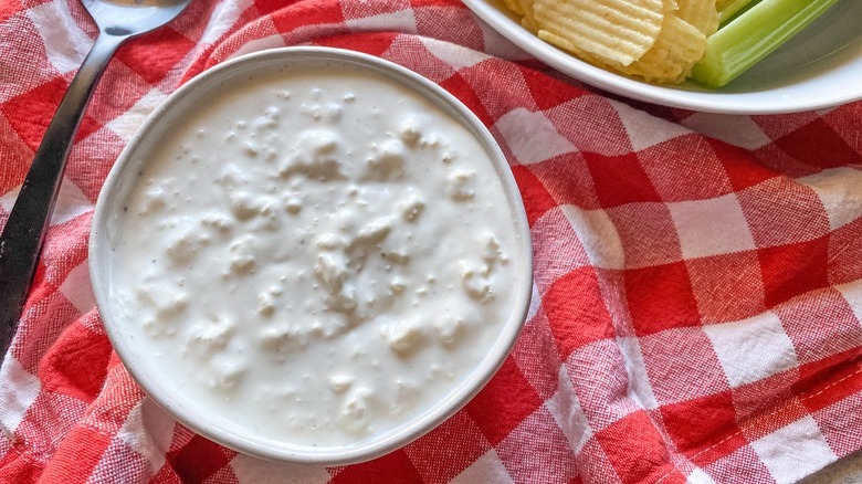 blue cheese dip with chips